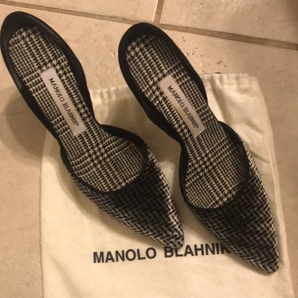 Manolo Blahnik Pointed Toe Mules Heels size 37 1/2 - Picture 1 of 7